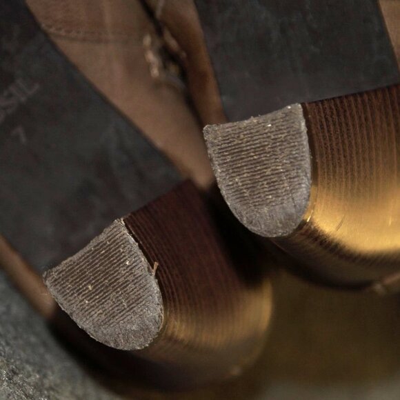 Fossil Women’s Brown Leather Ankle Boots – Size 7 | Buckle Strap | Pre-Owned - Picture 8 of 13